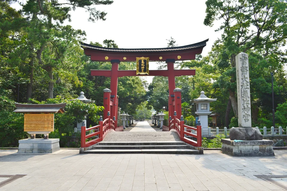 Great torii at Kehi Jingu in 2019