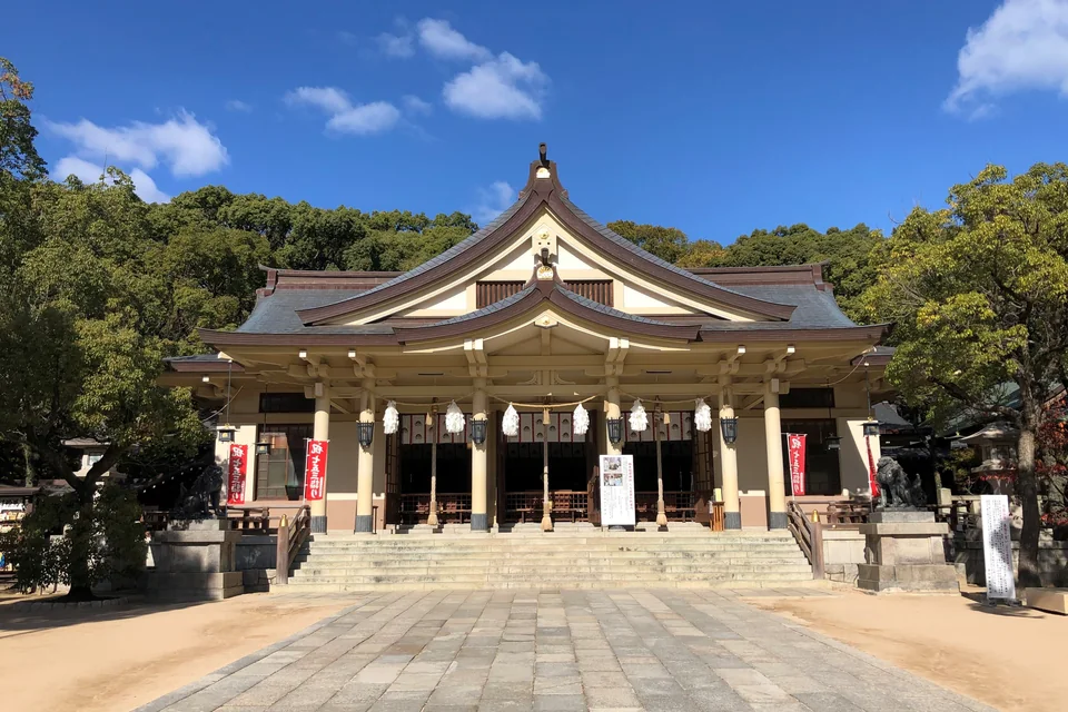 Minatogawa Shrine haiden